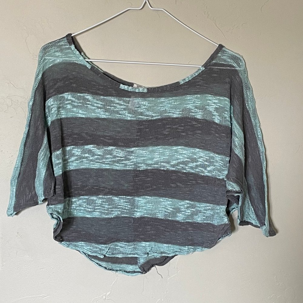Womens Small Discreet Gray Aqua Summer Top